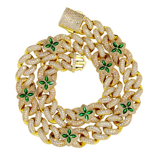 สร้อยคอฮิปฮอป 20 มม. จี้รูปใบโคลเวอร์สี่แฉกประดับพลอยสีเขียว สร้อยคอแบบปรับได้ ชุบทองบนทองแดง - Product Image 5