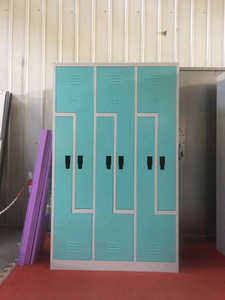 Casier en acier moderne en forme de Z, design incliné, armoire de rangement métallique à 2 portes, autoportante pour usage scolaire et sportif - Product Image 6