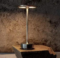 Lampes de table rechargeables à gradation avec contrôle tactile de la lumière ambiante de la barre LED décorative en métal
