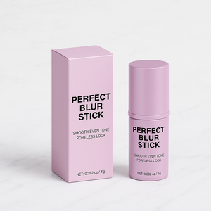 Le stick correcteur hydratant a une formule légère qui ne tache pas et couvre naturellement les imperfections - Product Image 2