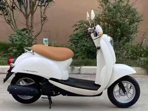 มอเตอร์ไซค์มือสอง Honda 55 Series, เครื่องยนต์ระบายความร้อนด้วยน้ำ, 65 ซีซี, วิ่งมาแล้วมากกว่า <span class=keywords><strong>3</strong></span>,<span class=keywords><strong>400</strong></span> กม., โครงอะลูมิเนียมอัลลอยด์ทั้งคัน, สไตล์เรโทรและหรูหรา - Product Image 6