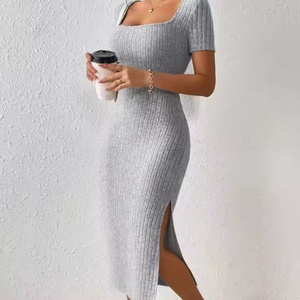 Robe d'été en gros pour femmes, de haute qualité, décontractée, col carré, en coton tricoté, fendue, moulante - Product Image 1