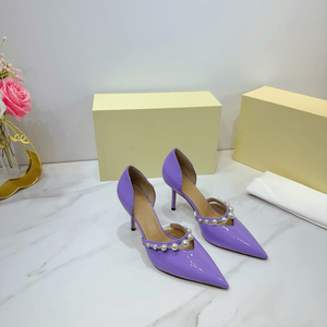 Escarpins à bout pointu en cuir verni violet avec bride perlée pour femme, pour les soirées et le quotidien - Product Image 1