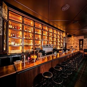 Comptoir de bar de restaurant moderne avec vitrine, design LED doré, comptoir de bar musical pour club, solution de décoration et rénovation tout-en-un - Product Image 1
