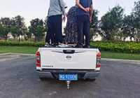 Hilux Vigo — couvercle de rouleau pour camion de ramassage 4x4, volet roulant de couleur noire mate, avec serrure et lumière led, auvent rigide