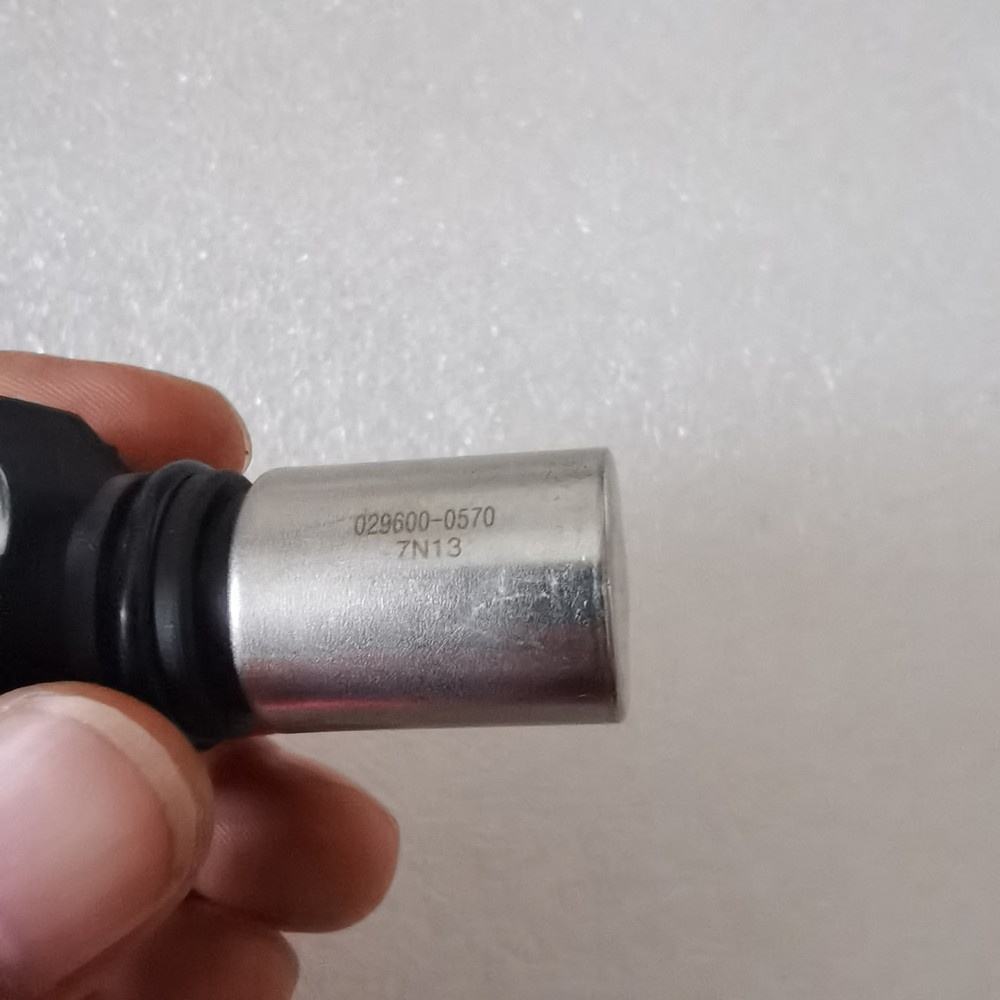 Crankshaft Position Sensor 029600-0570 for Hino & Toyota