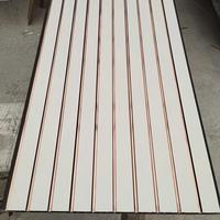 Panneau rainuré en PVC écologique, ignifuge, imperméable, multicolore et multi-modèles, directement de l'usine chinoise, pour la décoration intérieure.