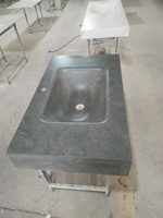 Comptoir de salle de bain minimaliste personnalisé en dalle de roche, courbé à chaud, intégré et sans joint, avec évier et support de robinet monotrou pour la maison