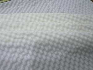 ผ้าเครปสีขาวลายตารางเล็กแบบย่น สำหรับเสื้อผ้า ชุดเดรส และของตกแต่งบ้าน - Product Image 4