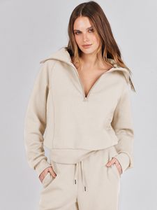 Conjunto de 2 piezas WINGTU con logotipo personalizado, suéter de manga larga con media cremallera para <span class=keywords><strong>mujer</strong></span>, conjunto de pantalones anchos de talla grande para <span class=keywords><strong>mujer</strong></span> - Product Image 4