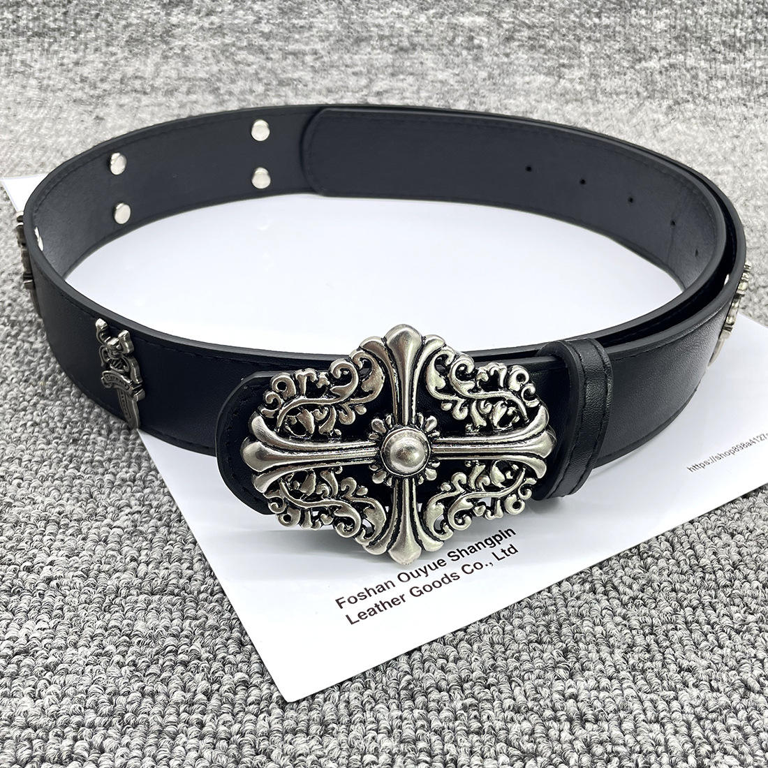 Ceinture langrisser à rivets croisés à motif noir-110cm de long 3.7