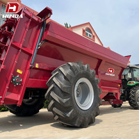 Épandeur de fumier hydraulique à décharge arrière avec convoyeur à chaîne pour la distribution uniforme d'engrais et de déchets animaux