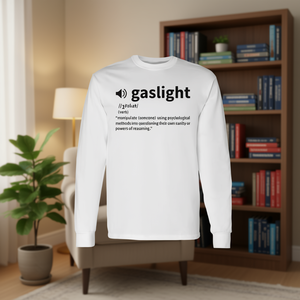 Camiseta de manga larga con definición del diccionario de gaslighting, ropa para la concienciación sobre la salud mental - Product Image 3