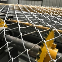 Elektrische stalen bergploegwegbarrière spoorwegomheining PVC kettingscherm diamantgaas UV-bestendig weerbestendig erfafscheiding