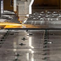 Pièces de tôlerie personnalisées en acier inoxydable et laiton, services de découpe laser et de soudage, fabrication certifiée ISO9001, OEM accepté