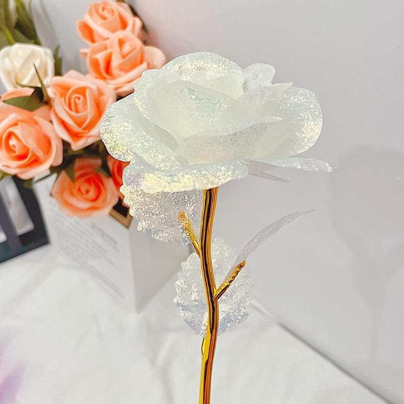 กุหลาบสีขาวทองแวววาว