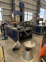 Máquina laminadora de placas metálicas cónicas de 4 rodillos HOGI CNC para la formación de conos, cilindros y conductos.