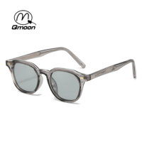 Gafas de Sol Unisex Qmoon con Montura Cuadrada Completa, Protección UV400, Lentes TAC Grises Degradados, Ligeras, Antideslumbrantes, para Deportes al Aire Libre y Uso Diario