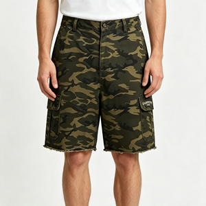 Short cargo pour homme en denim délavé camouflage, style vintage sportif, taille mi-haute, avec cordon de serrage, coupe oversize et jambe large - Product Image 2