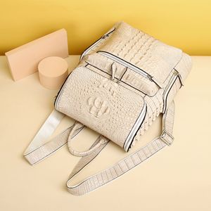 Mochila de Silicona con Estampado de Cocodrilo 2026, Nueva, de Gran Capacidad, a Prueba de Golpes, con Correa, Moderna para Exteriores - Product Image 4