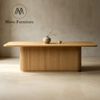 Table à manger rectangulaire moderne en chêne massif 2025 avec 8 places, style français, finition miel pour salle à manger