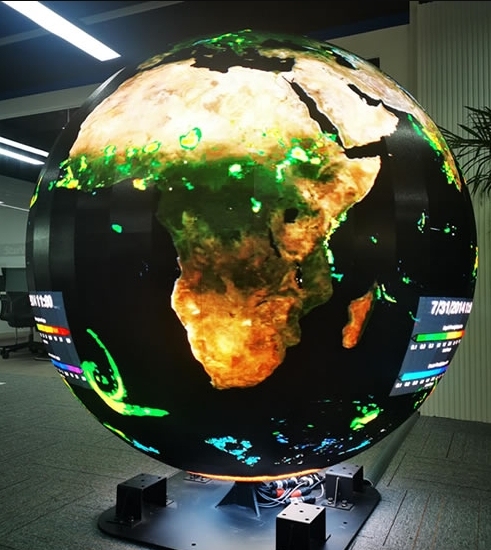 RGX P4 Indoor Outdoor Poster Naked Eye 3D Led Ball Display Screen 98.4 Inch Customized Creative Sphere Globe Led Screen in Hall