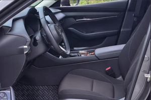 Mazda 3 Axela 2023, 2.0L Automático, Versión Elegante, Tracción Delantera, Sedán de Gasolina, Bajo Consumo de Combustible, Auto Usado Familiar para Venta de Exportación - Product Image 4