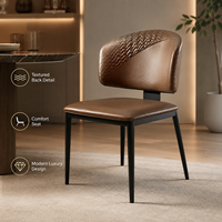 Chaise de salle à manger en cuir de luxe moderne avec dossier texturé et pieds en métal pour la décoration de restaurant et de maison