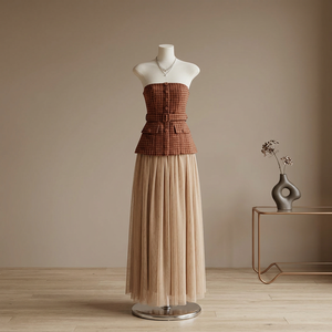 Robe de soirée longue plissée en tulle, style A-line, taille empire, sans bretelles, sans manches, avec haut court jacquard à carreaux et perles, pour toutes les occasions - Product Image 3