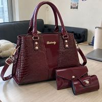 Ensemble de 3 sacs à main pour femmes de qualité supérieure, élégant motif crocodile, sac fourre-tout en cuir verni PU, sac à bandoulière brillant de luxe pour le travail