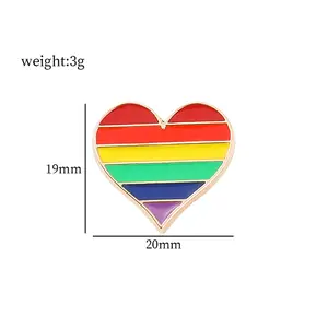 Arco Iris amor bandera corazón personalizado creativo aleación pintura emblema Flip Collar Pin