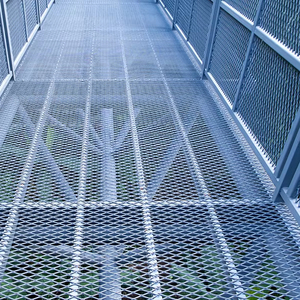 Maille métallique déployée en acier galvanisé décorative pour façade de bâtiment et écran de jardin - Product Image 2