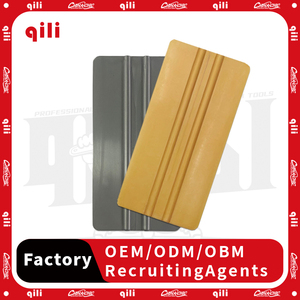 Qili Auto Film Essuie-<span class=keywords><strong>glace</strong></span> avec bord en feutre Vinyle Gris Couleur PP Grattoir à <span class=keywords><strong>glace</strong></span> en plastique pour usage quotidien Grattoir en vinyle Raclette en <span class=keywords><strong>caoutchouc</strong></span> Voiture Vinyle Wrap Grattoir à eau - Product Image 3