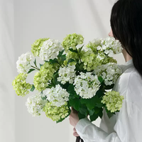Centre de table floral fait main pour mariage, 3 têtes d'hortensias en latex au toucher réel, fleurs boule de neige blanches et vertes pour la décoration intérieure
