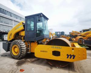 Rouleau vibratoire Dynapac XS223J de 22 tonnes, moteur diesel Weichai de 140 kW, largeur de tambour de 1,6 m, force d'excitation de 374 kN, capacité de franchissement de pente de 30 %, CE - Product Image 2