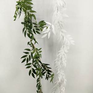 Elegante Guirnalda Artificial de Sauce de 1.8M para Decoración de Techos en Bodas, Fotografía, Hogar y Festivales - Product Image 3
