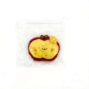 Juguete Blandito de Manzana Roja Cremosa, Juguete Antiestrés de TPR de Levantamiento Lento, Juguete de Simulación de Fruta Suave para Descompresión, Certificado CE - Product Image 5