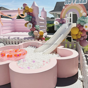 Équipement de location pour fête d'enfants, grand cercle de fleurs en mousse, aire de jeux douce pour tout-petits, piscine à balles blanche avec toboggan simple - Product Image 1