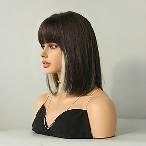 Perruque Bob <span class=keywords><strong>Courte</strong></span> Droite Naturelle Respirante Légère de Haute Qualité Fabriquée à la Machine pour Femme, Modèle <span class=keywords><strong>Cheveux</strong></span> Courts à Porter Derrière les Oreilles - Product Image 3