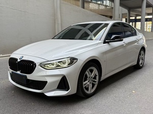<span class=keywords><strong>BMW</strong></span> <span class=keywords><strong>Série</strong></span> <span class=keywords><strong>1</strong></span> 120i M <span class=keywords><strong>Sport</strong></span> Night <span class=keywords><strong>Edition</strong></span> 2021 d'occasion, extérieur blanc, automatique, conduite à gauche, essence, Euro VI, 5 places, 27000 km - Product Image 2