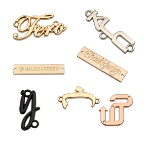 Étiquette personnalisée avec <span class=keywords><strong>logo</strong></span> de <span class=keywords><strong>marque</strong></span> en métal pour vêtements, nom gravé, pour sous-vêtements, maillots de bain et foulards - Product Image 3