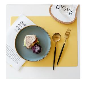 Simple Elegant Silicone <span class=keywords><strong>Table</strong></span> Mat Baby Anti-ironing Household Rectangle Silicon <span class=keywords><strong>Table</strong></span> Mat Place Mat For <span class=keywords><strong>Table</strong></span> - Product Image 1