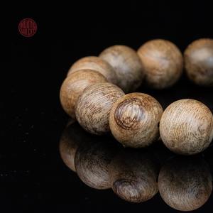 Pulsera de Madera de Agar Malasia Natural, Cuentas Redondas de 14 mm, Madera Envejecida Rica en Aceite, Aroma Intenso, Joyería Hecha a Mano - Product Image 3