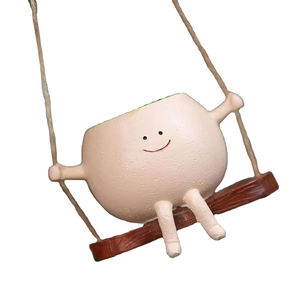 Conception drôle de visage de <span class=keywords><strong>petit</strong></span> homme assis balançoire <span class=keywords><strong>pot</strong></span> de fleur suspendu en résine - Product Image 3