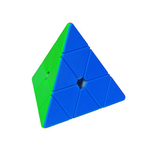 Cubo Magnético Yuxin Zhisheng Little Magic Pyramid 3x3, Rompecabezas de Forma Irregular para Adolescentes, Uso en Competiciones - Product Image 2