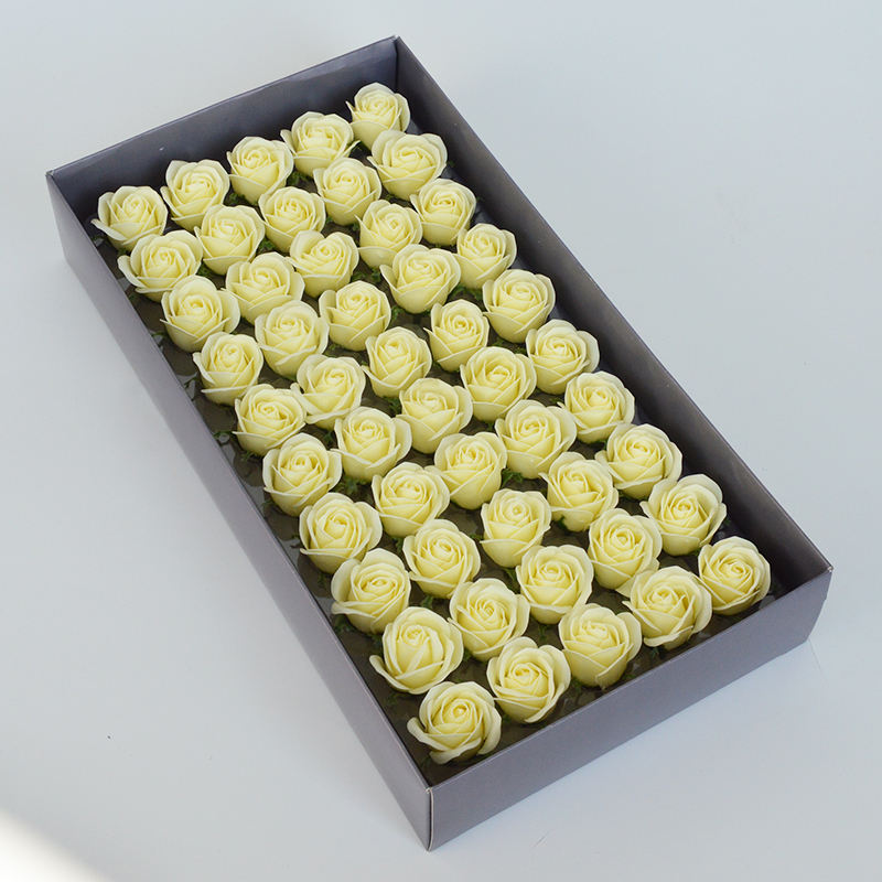 สีขาวนม