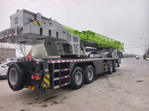 Grue de construction de 80 tonnes, transporteur lourd à 4 essieux pour le levage de poutres de pont et de béton préfabriqué - Product Image 5