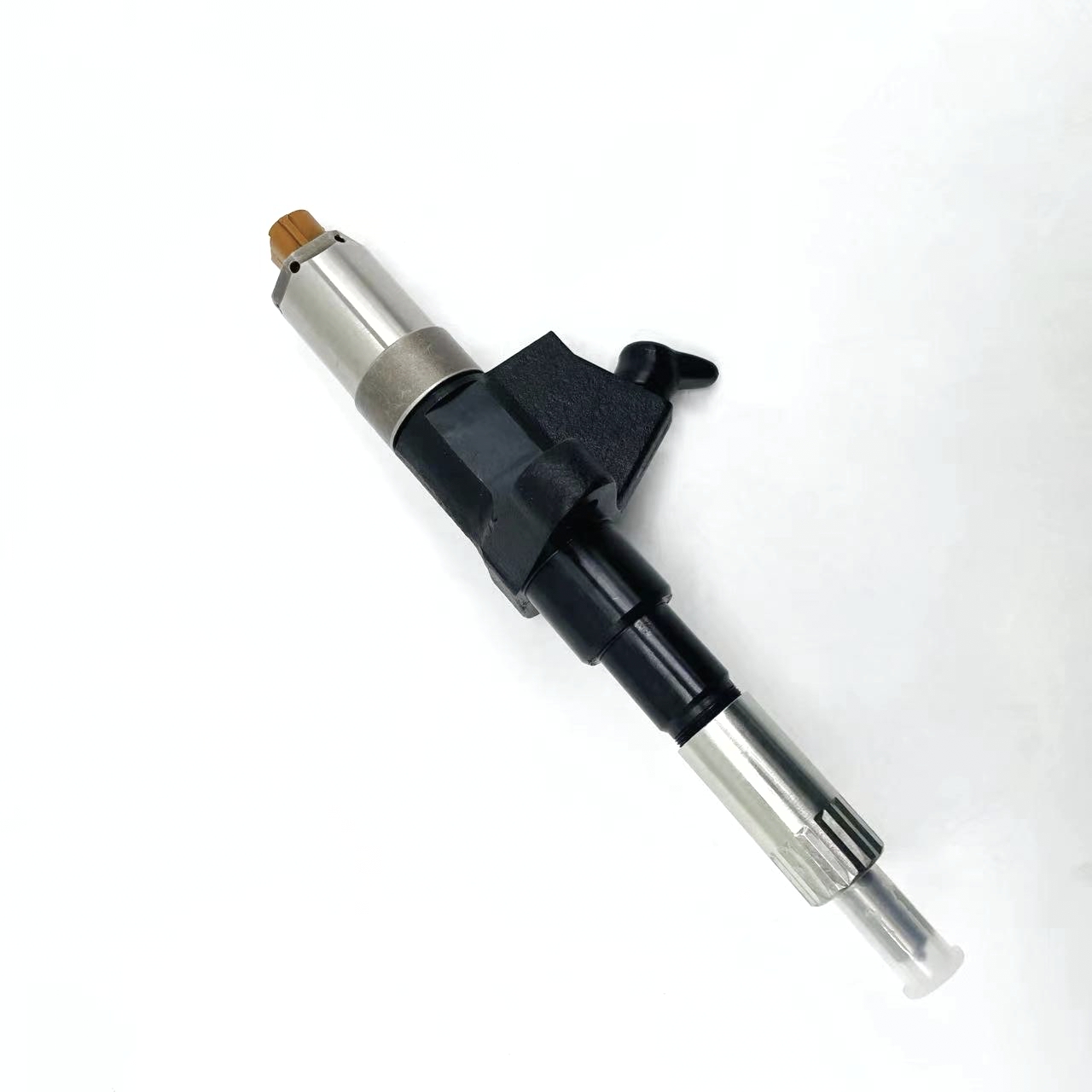 Common Rail Fuel Injector 095000-0222 095000-022# Fuel Injection Nozzle 1-15300347-3 For ISUZU 6SD1
