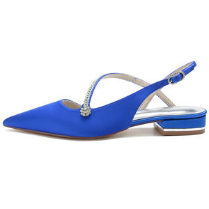 Moderno strass sandali da sposa per donna <span class=keywords><strong>scarpe</strong></span> da sposa <span class=keywords><strong>tacco</strong></span> <span class=keywords><strong>basso</strong></span> <span class=keywords><strong>scarpe</strong></span> da sposa calzature da sposa - Product Image 4