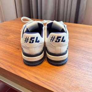 Calzado Versátil para Hombre a la Moda: Exterior de Cuero Beige, Plantillas con Espacio para Airtag, Ideal para Uso Diario, Deportes y Ocasiones de Moda - Product Image 4